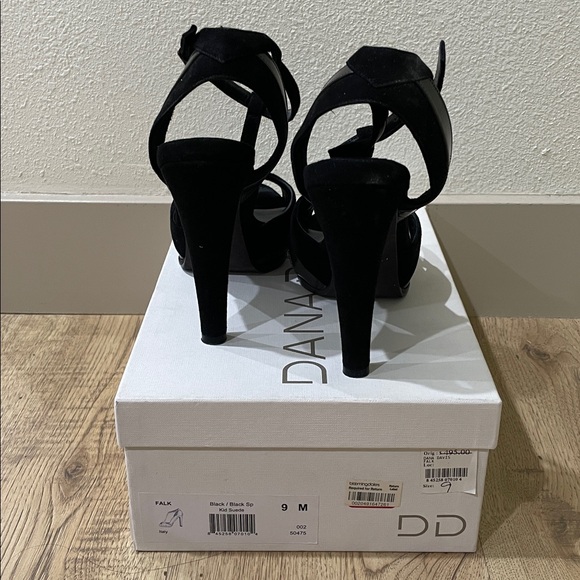 Dana Davis | Black T-Strap Platform Heel | Peep Toe | Size: 9
